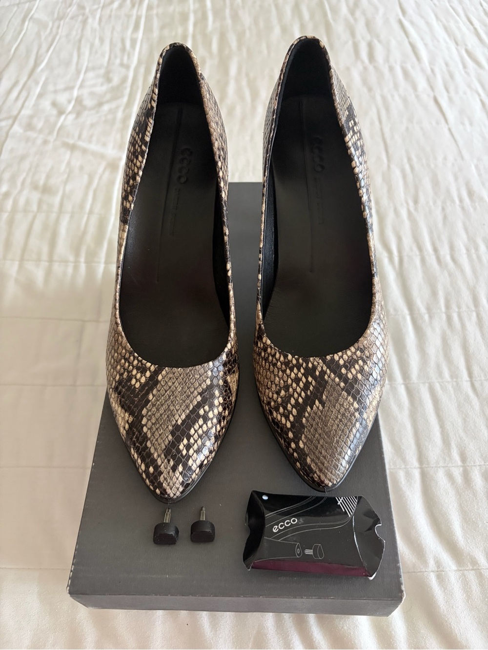 Ecco Women's Snake-Print Pointed Pump in Gray and Black
